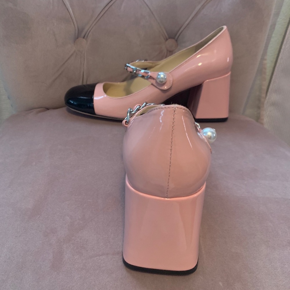 Shoe - Picture 5 of 7